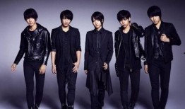 日本男星合影爆料视频播放,揭秘明星私下互动瞬间